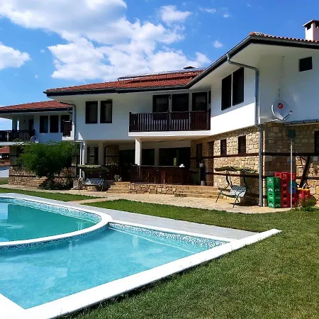 Guest house Aleksandrina Kipilovo